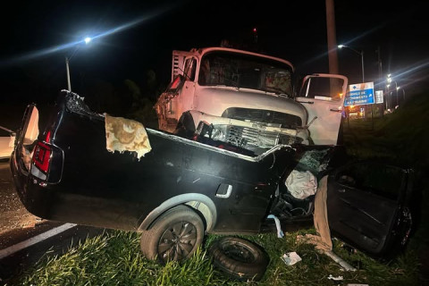 Motorista de saveiro funeral morre após colidir de frente com caminhão em Porto Amazonas