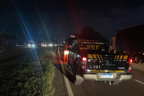 Colisão caminhão x moto deixa um óbito na região de Campo Largo