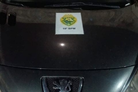 ROTAM RECUPERA EM BANDEIRANTES VEÍCULO ROUBADO EM SANTA CRUZ DO RIO PARDO SP E TRÊS PESSOAS VÃO PARAR NA DELEGACIA