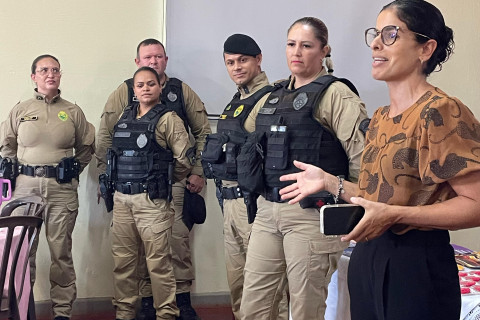 POLÍCIA MILITAR PROMOVE ORIENTAÇÕES PARA MULHERES NO CAMPO EM JACAREZINHO