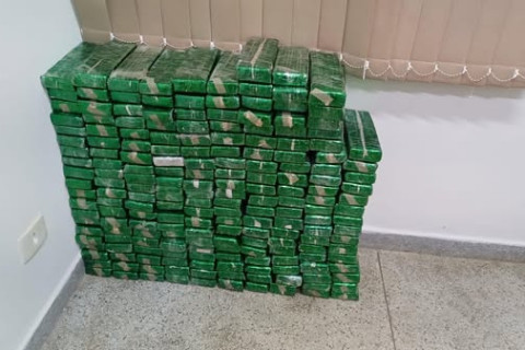 Carro carregado com drogas pega fogo entre Bandeirantes e Andirá na madrugada de quinta feira