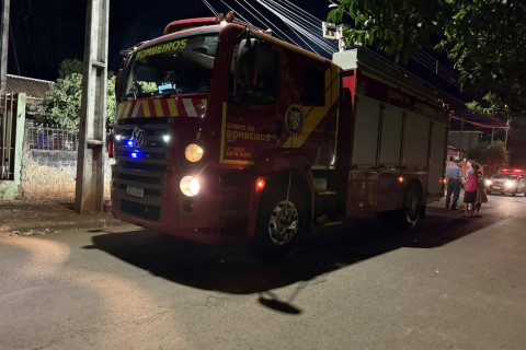 Trabalhador perde parte da casa em incêndio em Bandeirantes